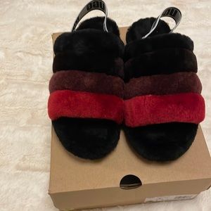 UGGs FLUFF YEAH SLIDE size 7